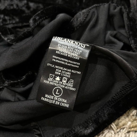 Blank NYC large Crushed Velvet Assymetrical Moto Jacket Black - Picture 9 of 9